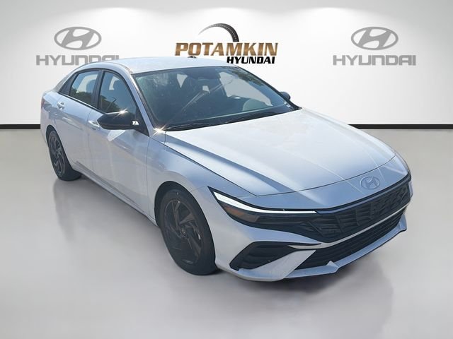Used 2026 White Hyundai SEL Sport image 3
