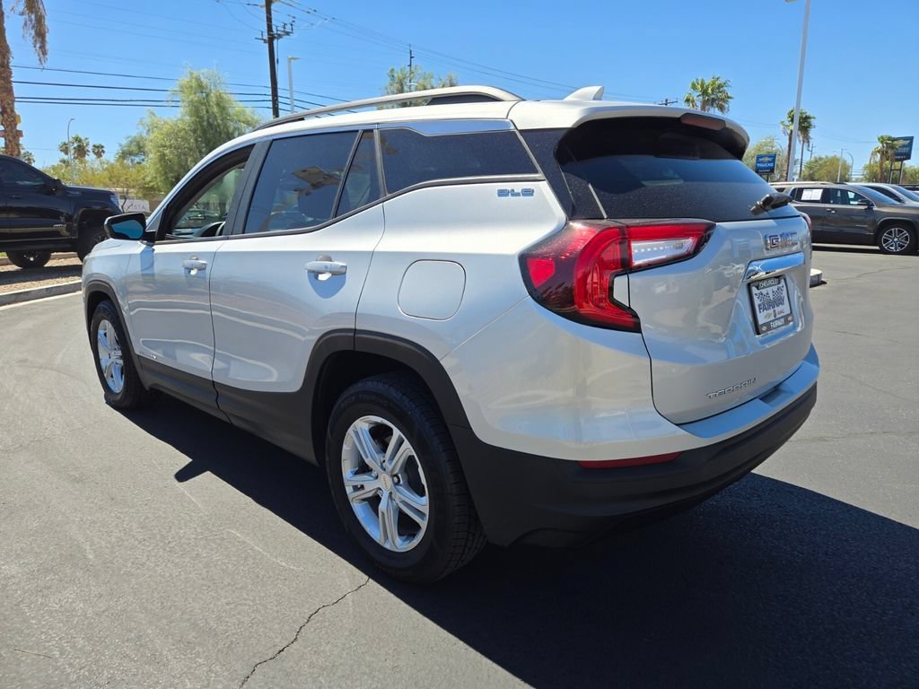 Used 2022 Quicksilver Metallic GMC SLE image 4