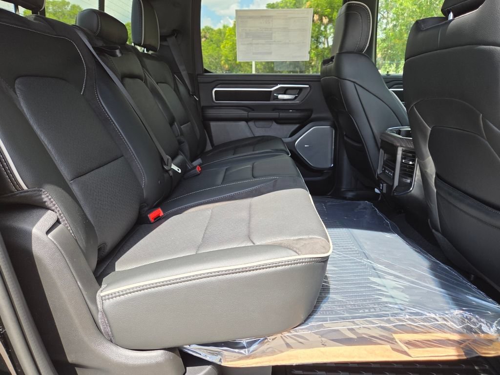 New 2026 Diamond Black Crystal Pearl-Coat Exterior Paint RAM Laramie image 18