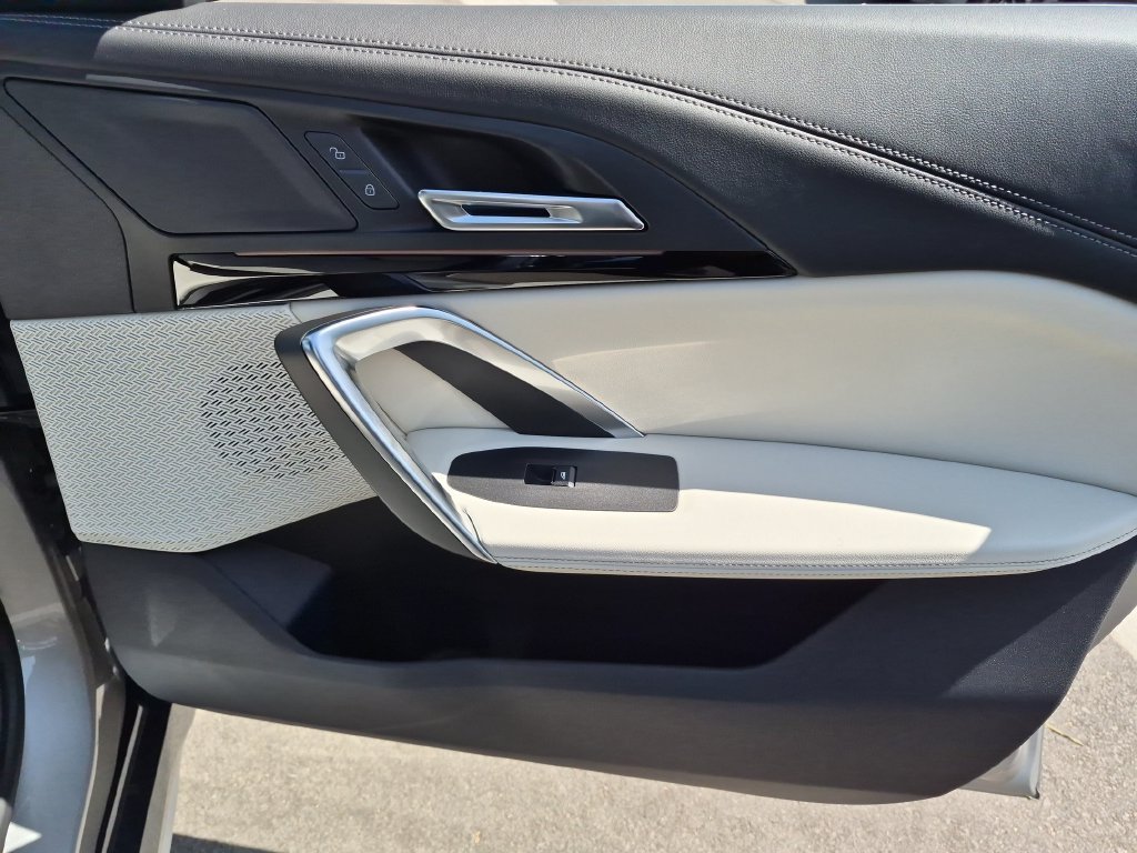 Used 2026 Silver BMW xDrive28i image 21