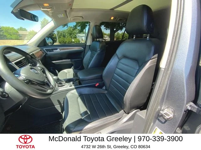 Used 2019 Silver Volkswagen SEL Premium image 11