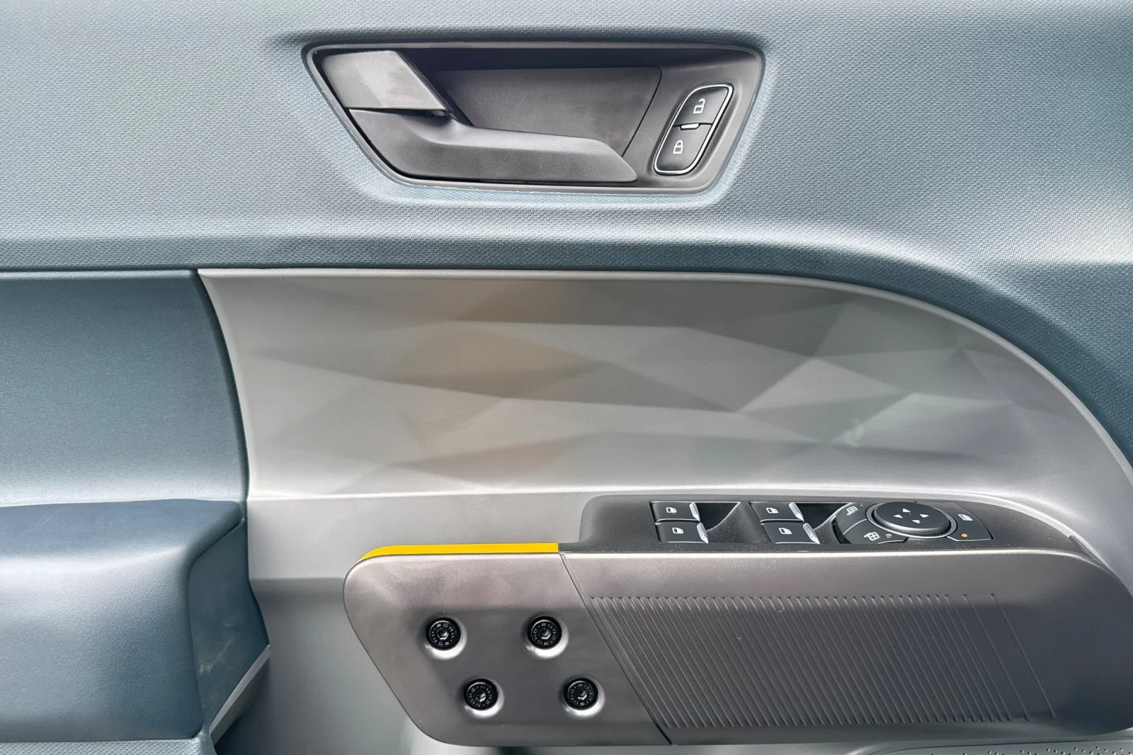 New 2026 Carbonized Gray Metallic Ford Tremor® image 11