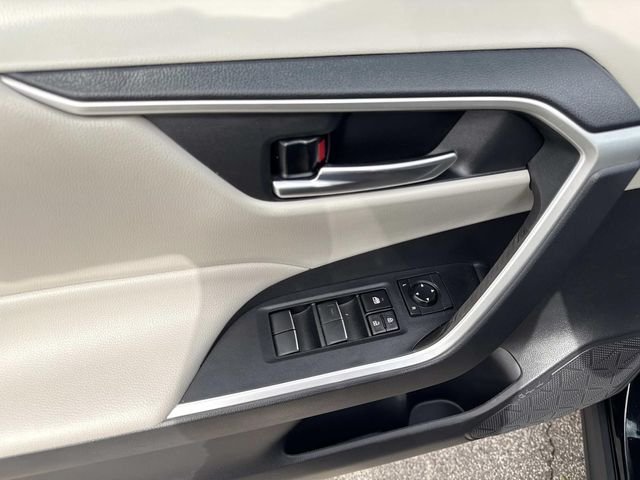 Used 2021 Black Toyota XLE Premium image 18