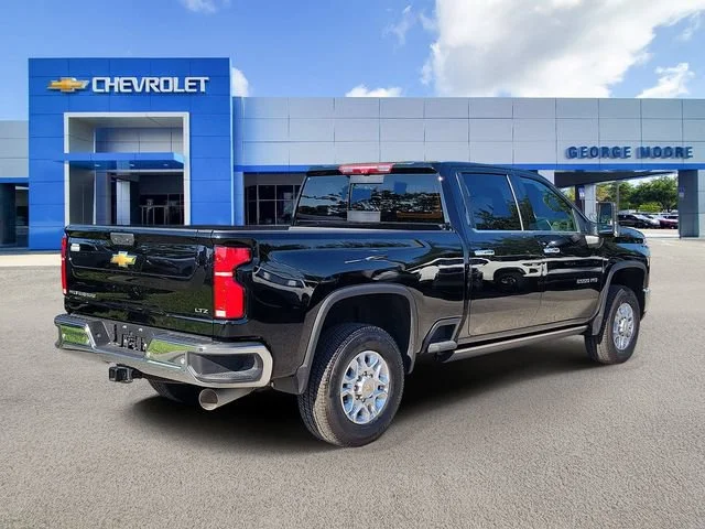 2025 Chevrolet Silverado 2500HD LTZ - Photo 4