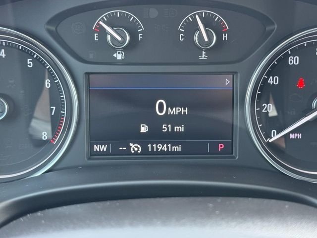 Used 2024 Summit White Buick Essence image 19