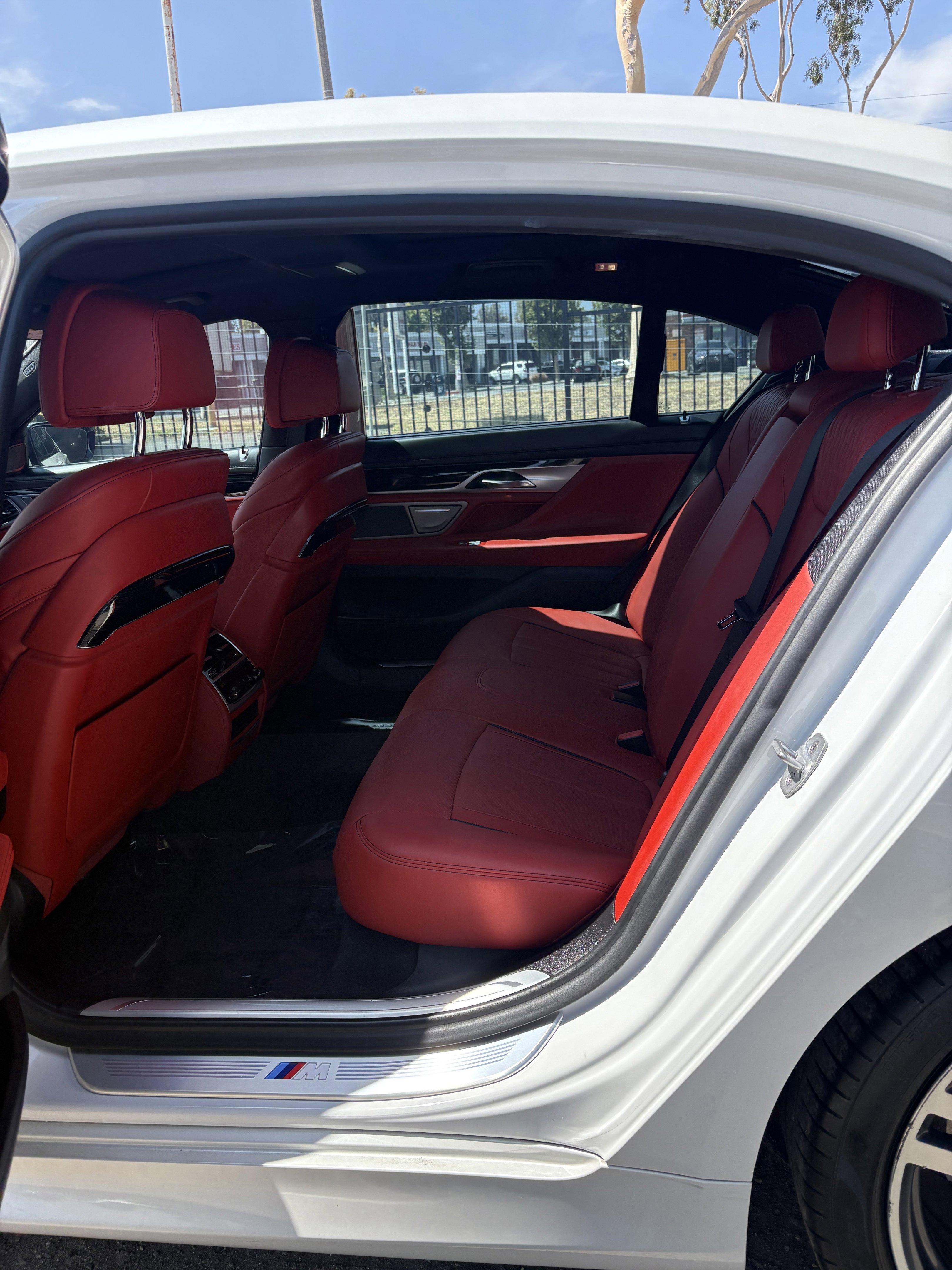 Used 2019 Mineral White Metallic BMW 740i image 10