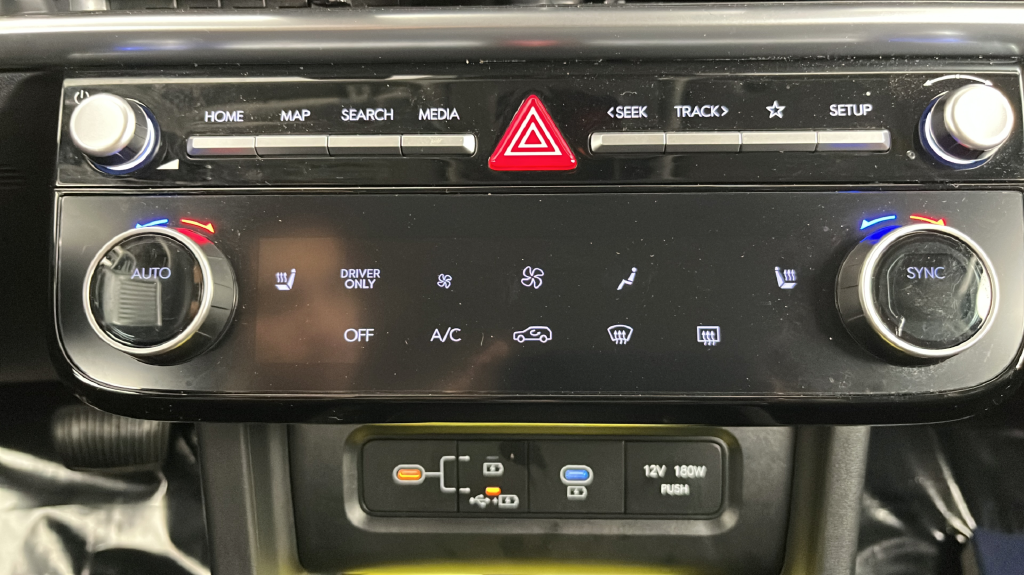 Used 2025 Beige Hyundai SEL Convenience image 32