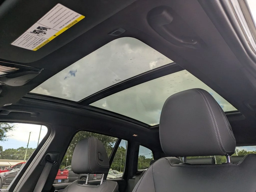 Used 2023 Gray BMW sDrive30i image 12