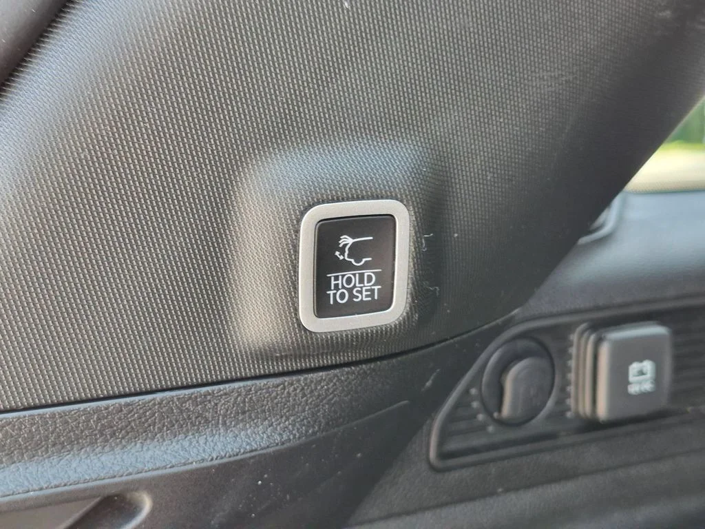 Used 2022 White Jeep 4xe image 7