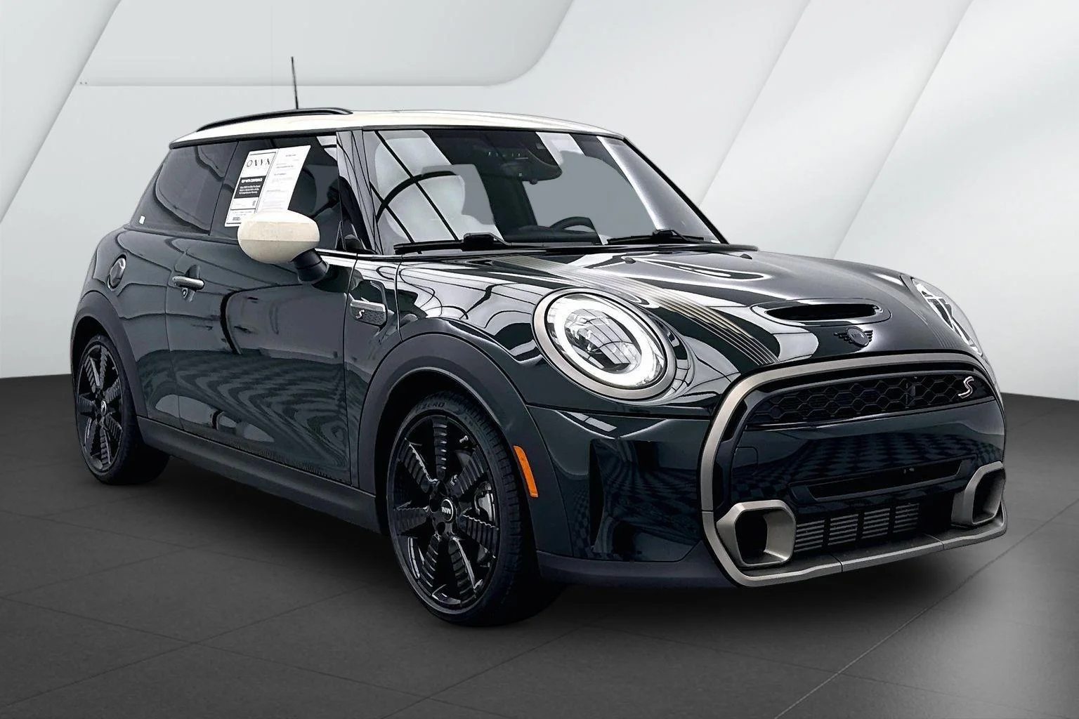 2024 MINI Hardtop Cooper S's photo