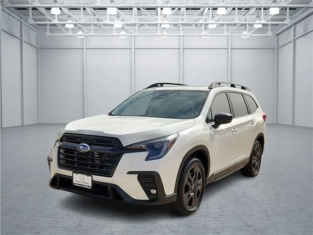 Used 2025 Crystal White Pearl Subaru Onyx Edition 7-Passenger All-Wheel Drive image 1