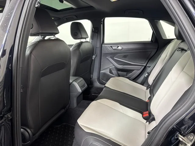 Used 2019 Deep Black Pearl Effect Volkswagen R-Line image 12