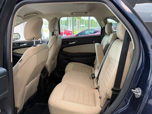 Used 2017 Blue Ford SE image 7