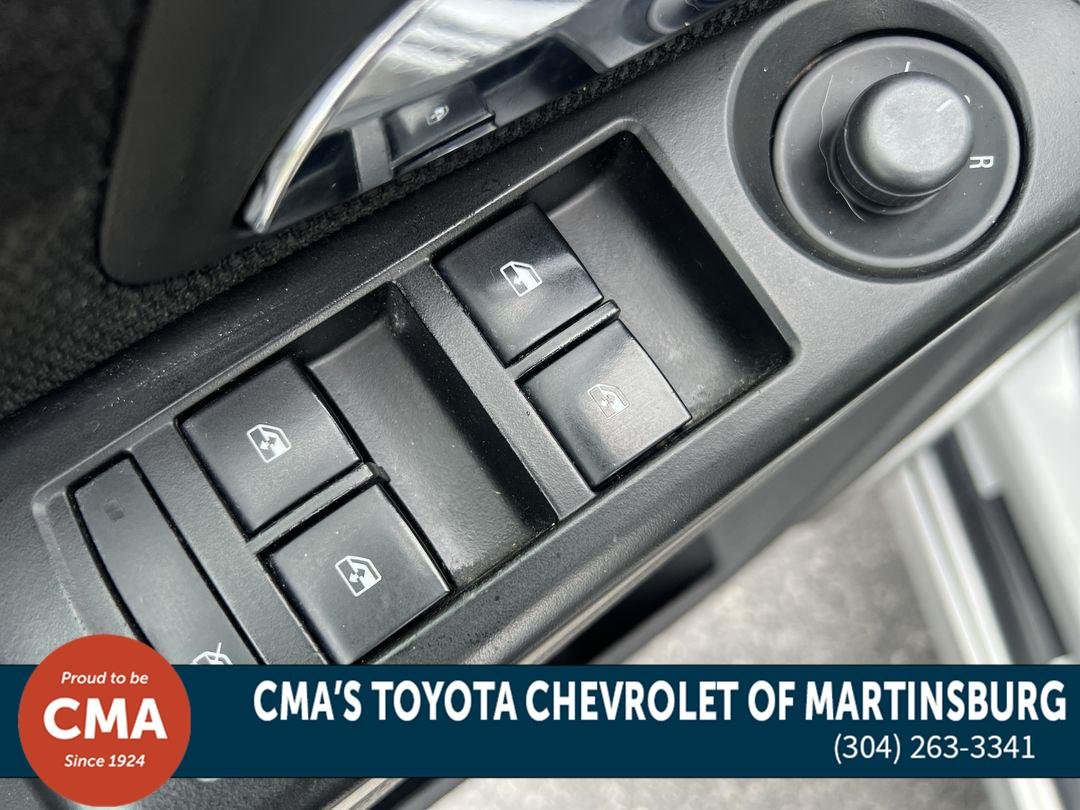Used 2014 Silver Ice Metallic Chevrolet 2LT image 15