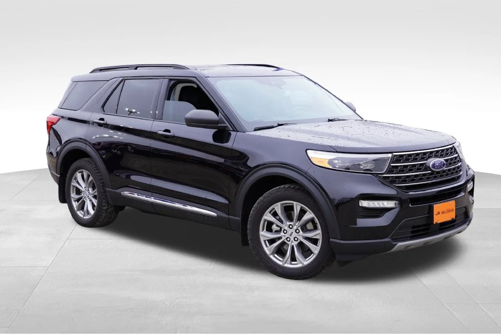Used 2022 Black Ford XLT image 1