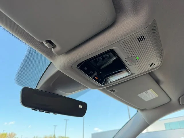 New 2026 Silver Volkswagen 2.0T SE w/Technology image 14