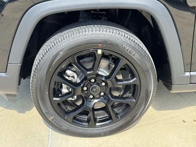 New 2026 Black Jeep Latitude image 4