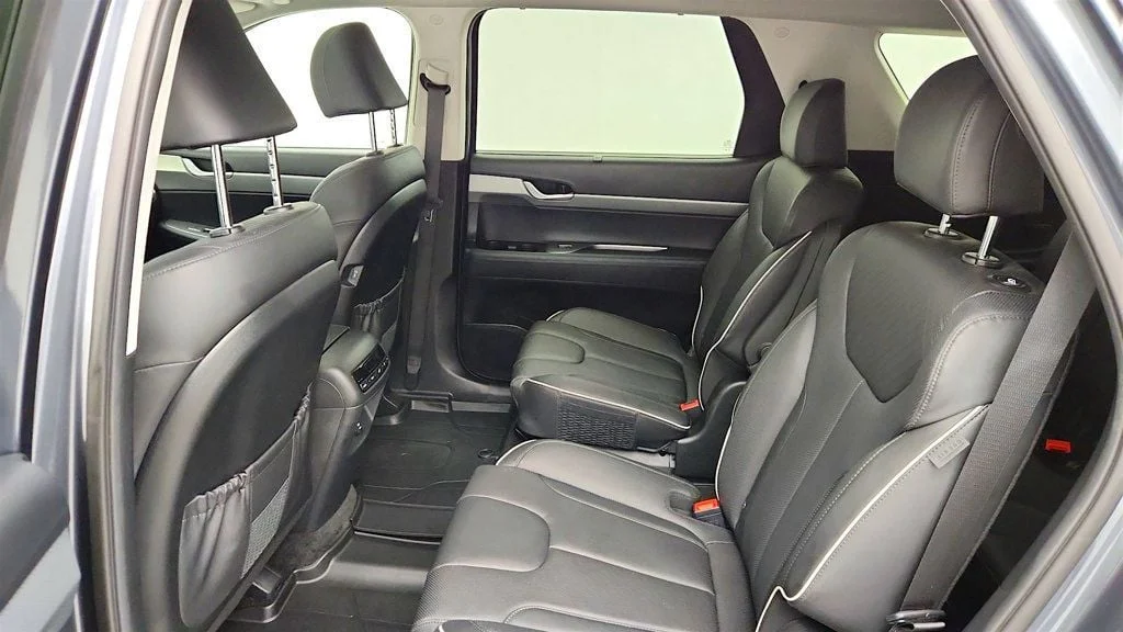 Used 2025 Steel Graphite Hyundai XRT AWD image 23