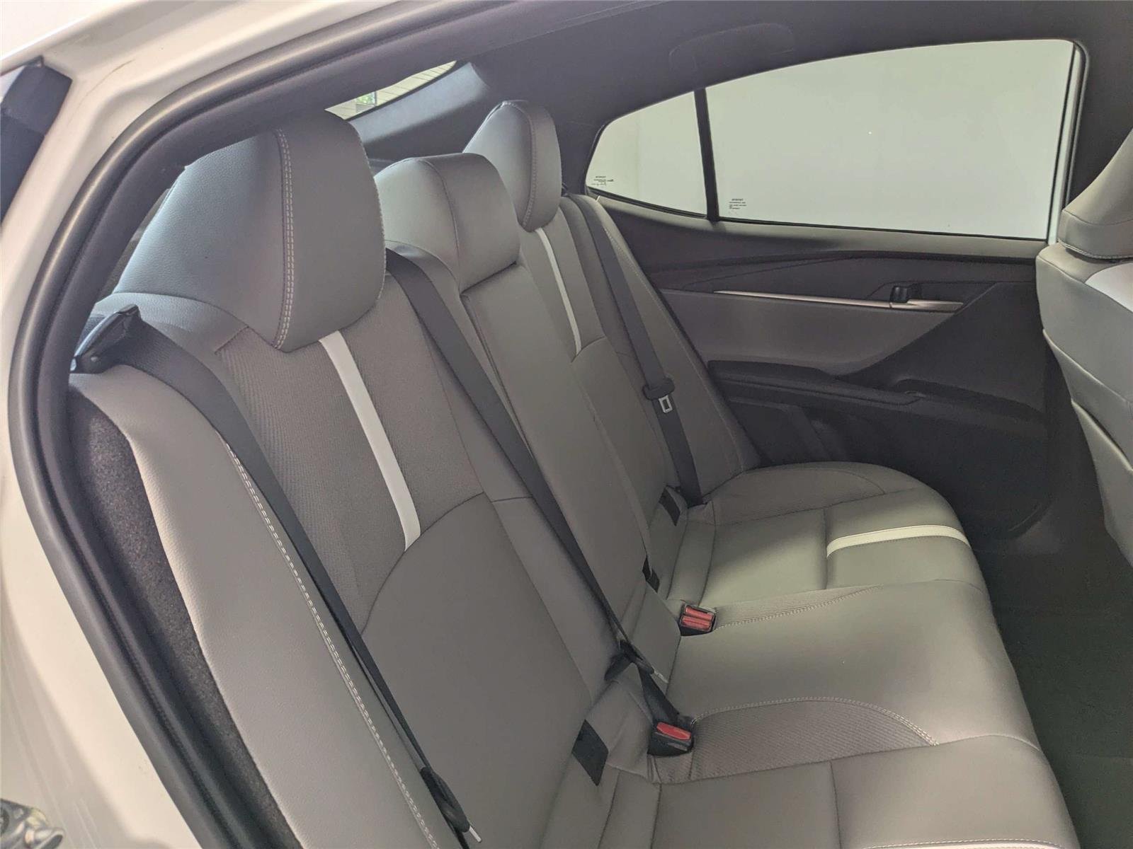 Used 2025 Ice Cap Toyota SE image 27