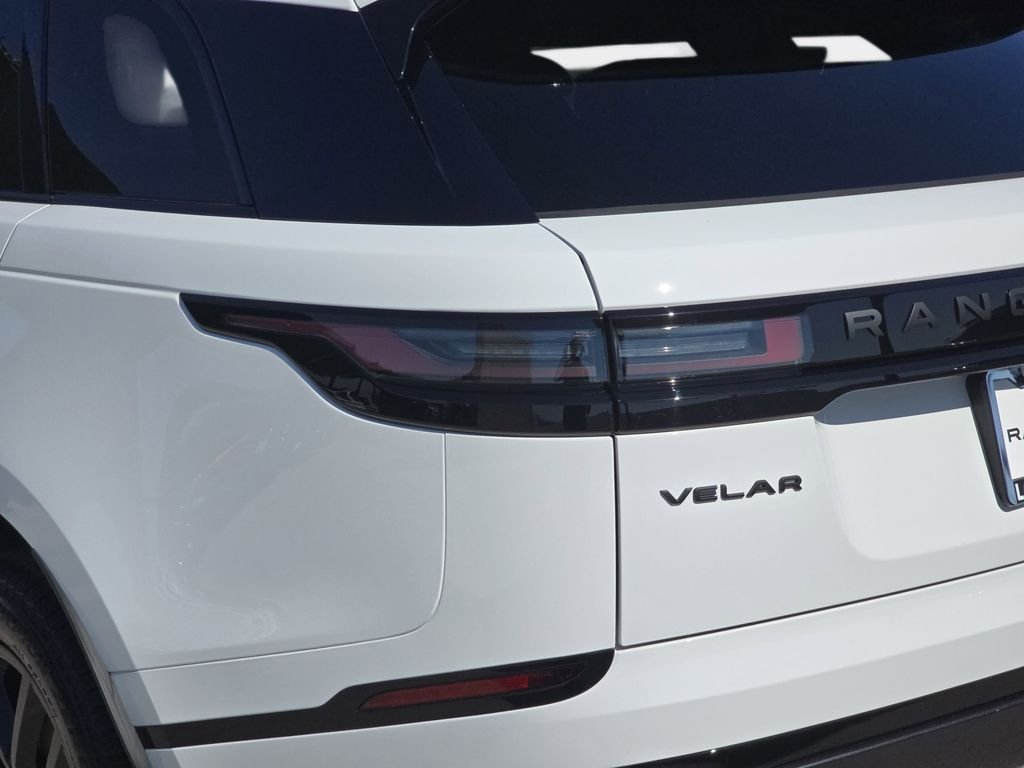 New 2026 Fuji White Land Rover Dynamic SE image 35