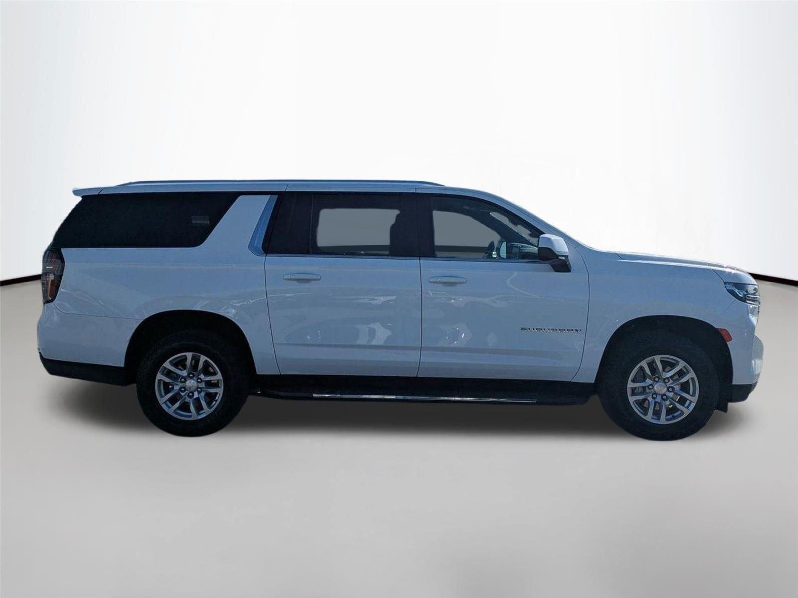 Used 2024 Summit White Chevrolet LT image 4