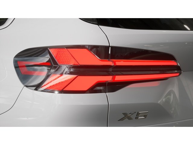 New 2026 White BMW X5 40i image 8