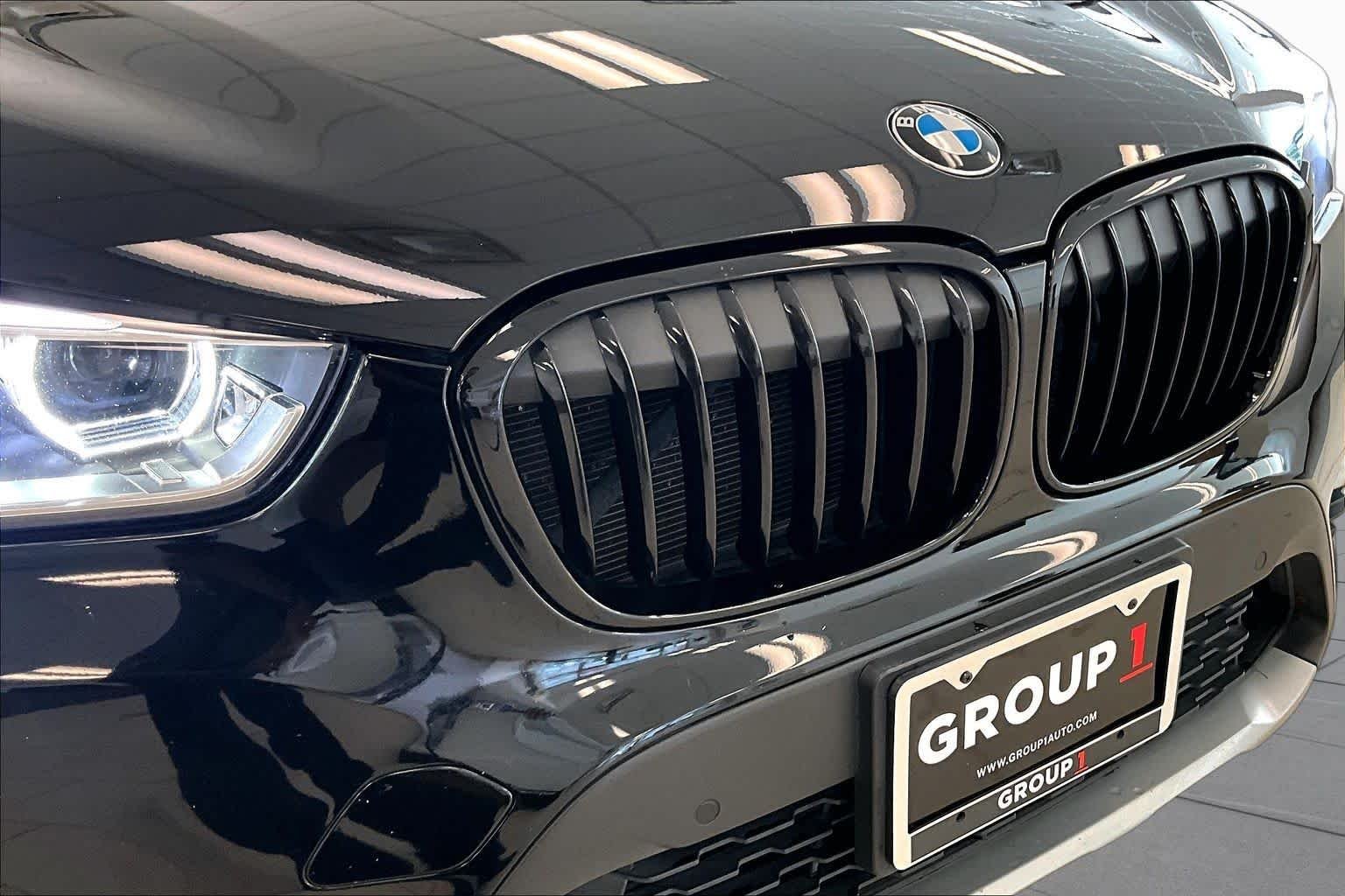 Used 2017 Jet Black BMW sDrive28i image 28