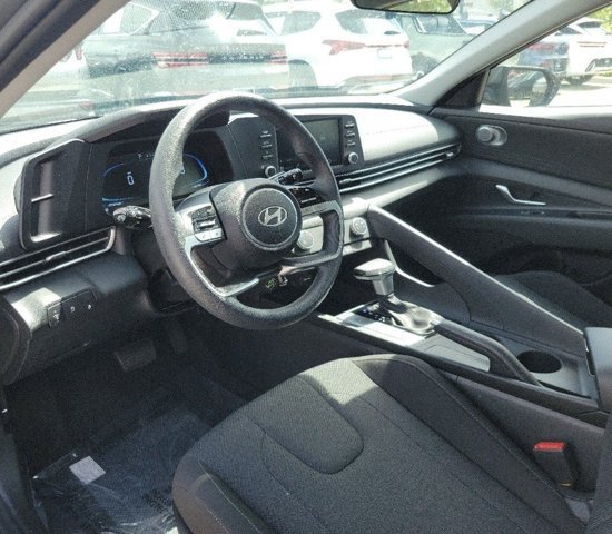 2026 Hyundai Elantra SE - Photo 13