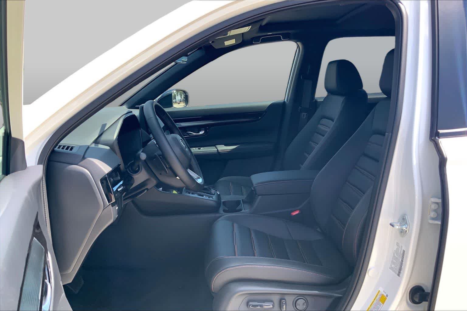 New 2027 Platinum White Pearl Honda Sport Touring Hybrid AWD image 9