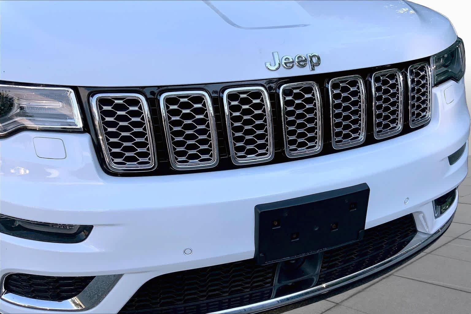 Used 2018 Bright White Clearcoat Jeep Summit image 32