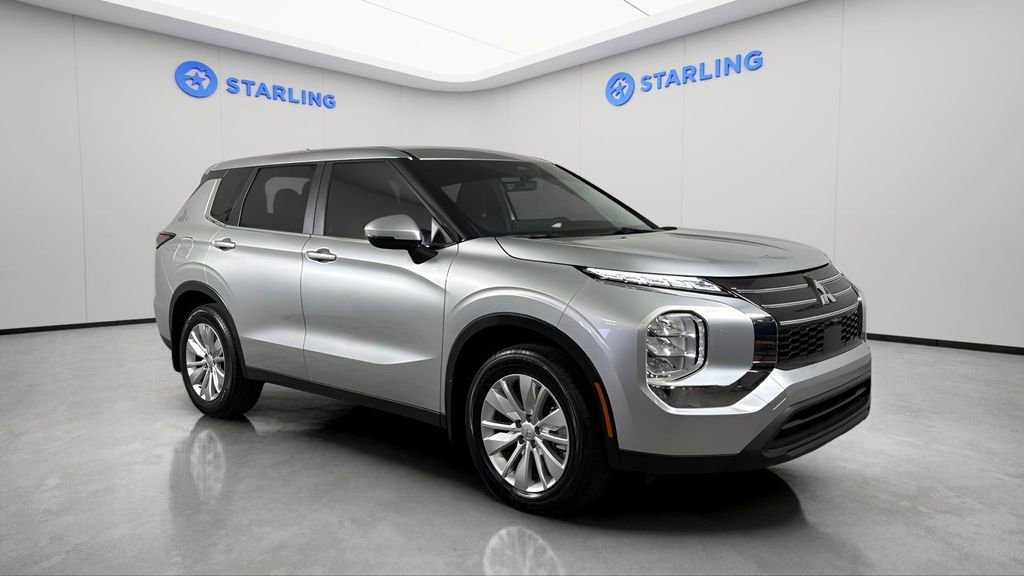 Used 2025 Silver Mitsubishi ES 2.5 2WD image 13