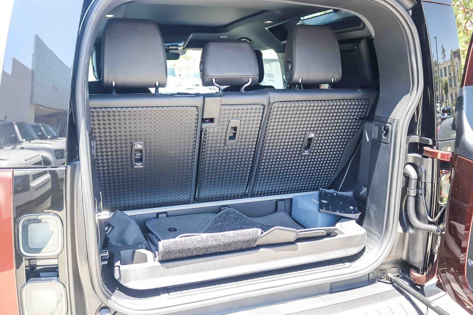 New 2026 Sedona Red Land Rover X-Dynamic SE image 28
