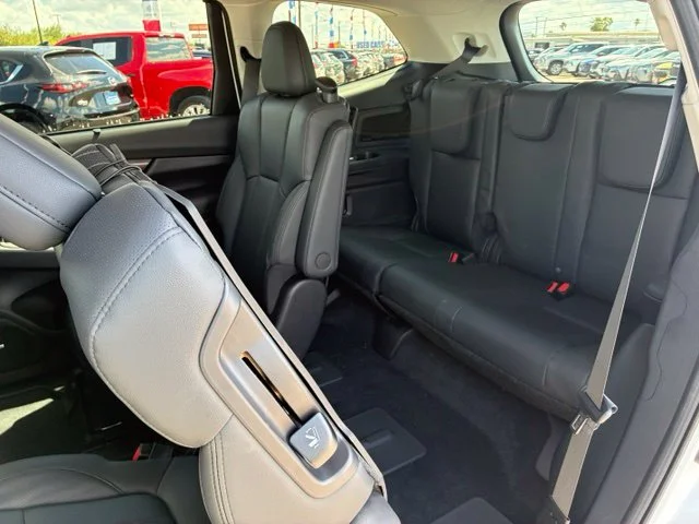 New 2027 CRYSTAL WHITE PEARL Subaru Touring 7-Passenger image 32