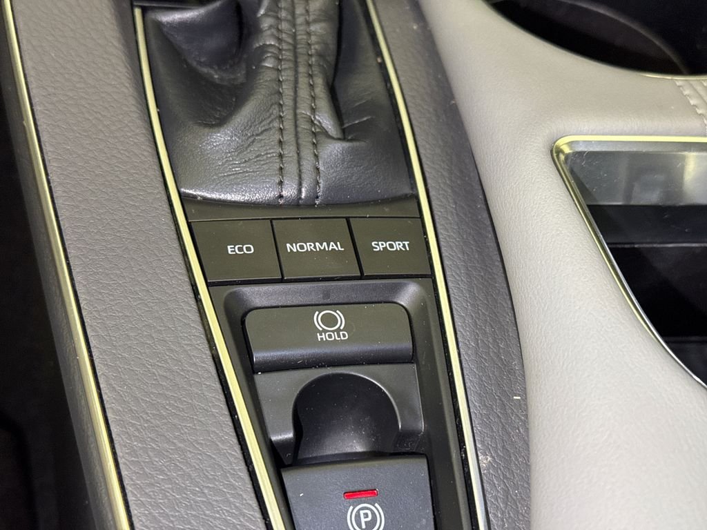Used 2020 Celestial Silver Metallic Toyota XLE image 32