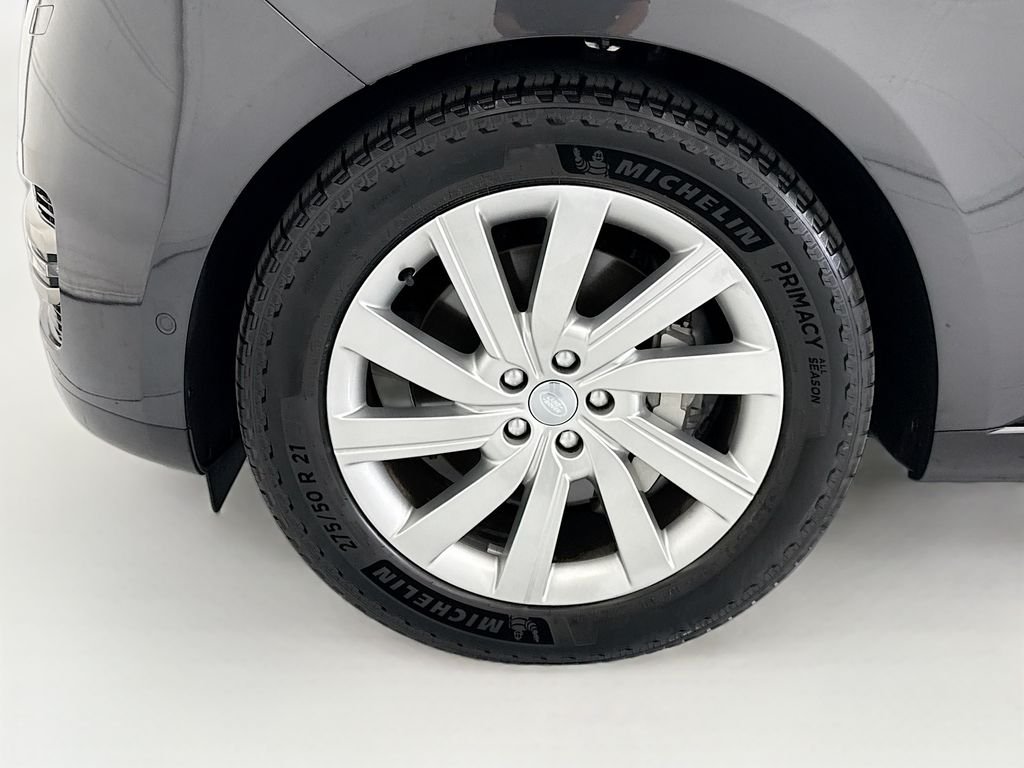 Used 2023 Carpathian Gray Premium Metallic Land Rover SE image 29