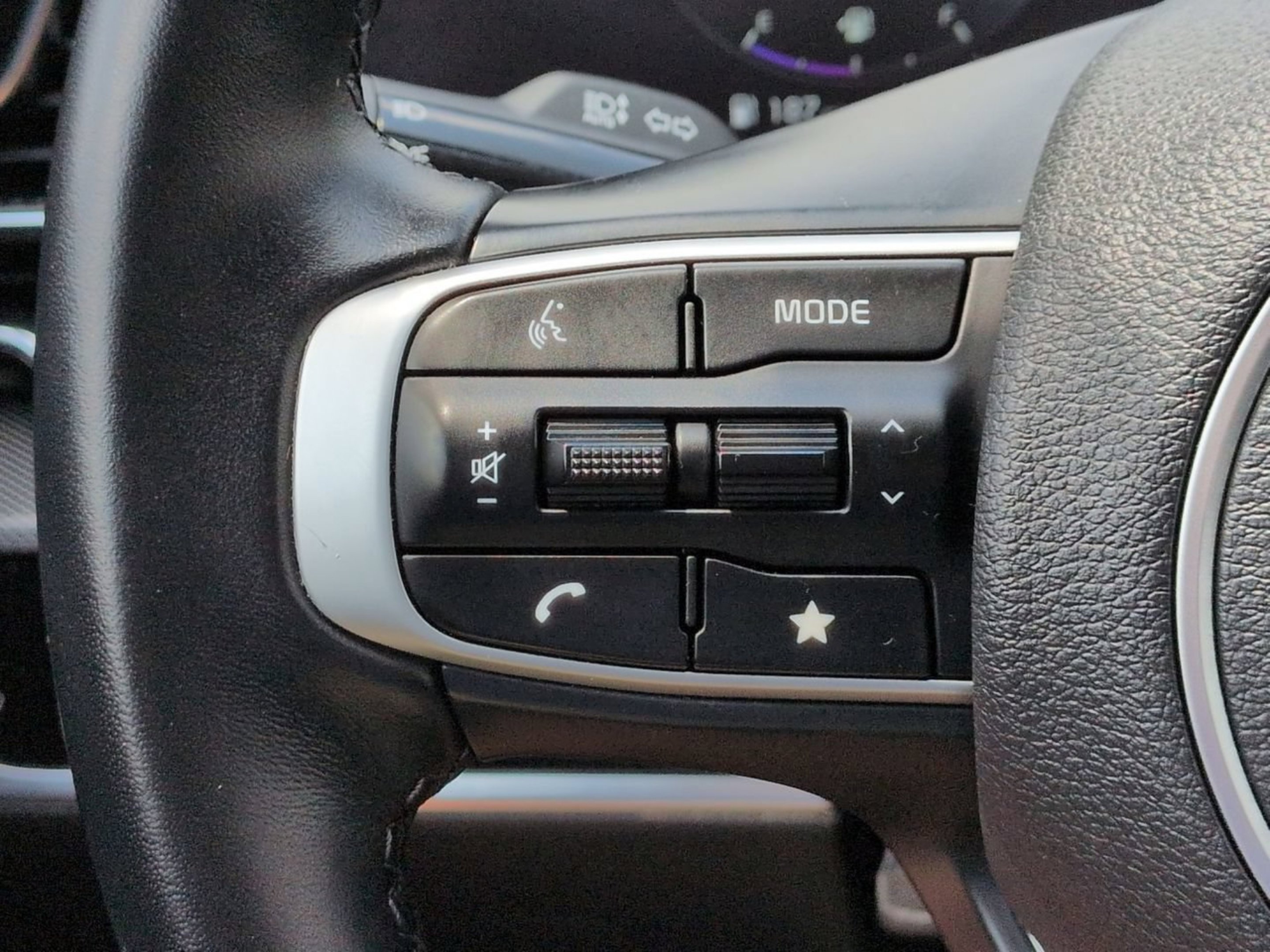 Certified Used 2024 Glacial White Pearl Kia SX image 31