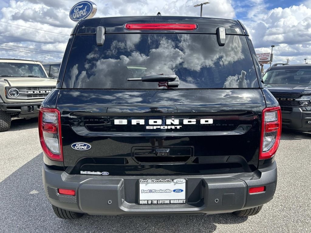 New 2026 Shadow Black Ford Outer Banks® image 5