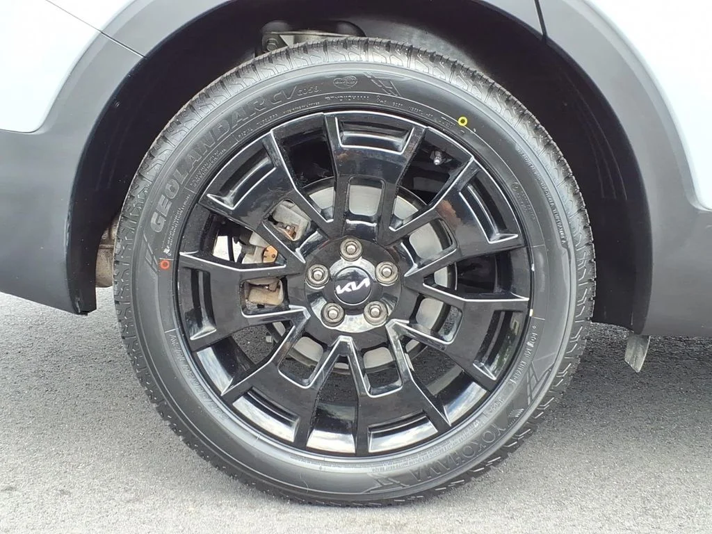 Certified Used 2022 Gray Kia EX image 7