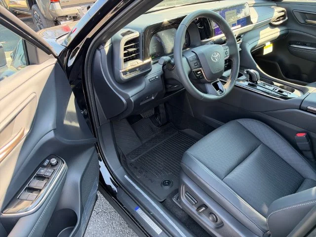 New 2027  Toyota XLE image 6