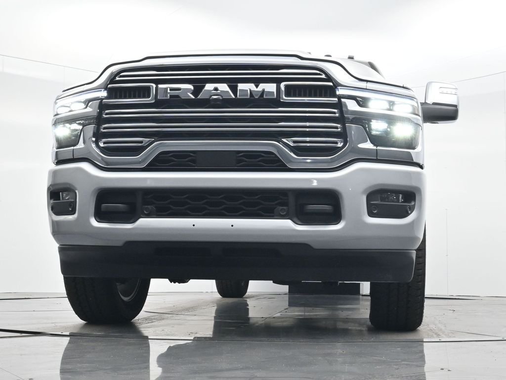 New 2026 Silver-Zynith Exterior Paint RAM Laramie image 33