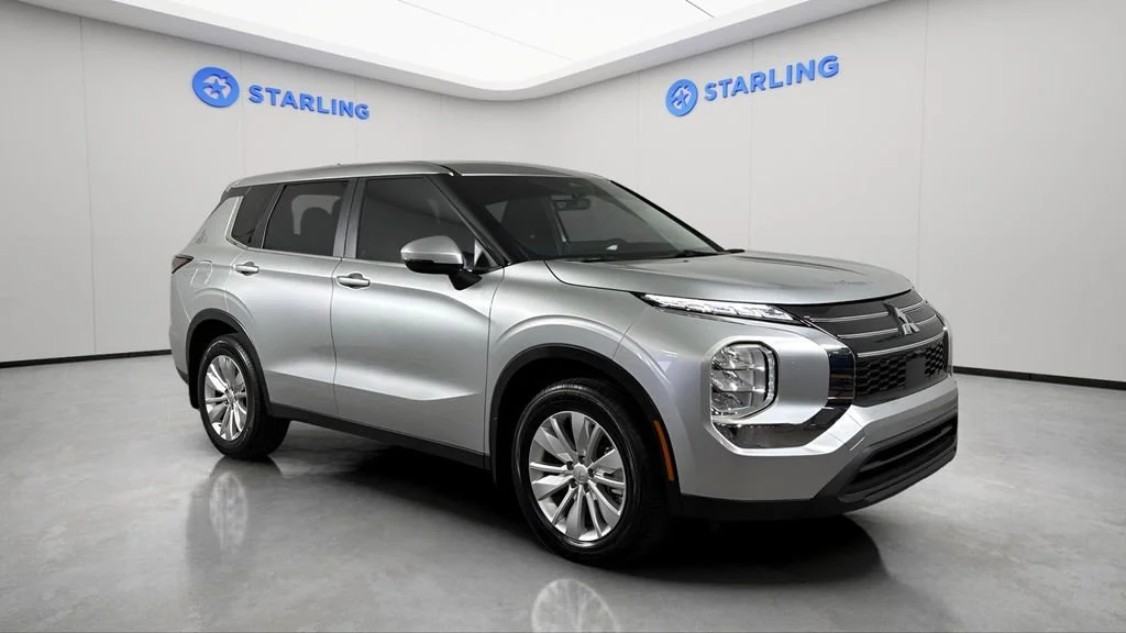 Used 2025 Silver Mitsubishi ES 2.5 2WD image 13