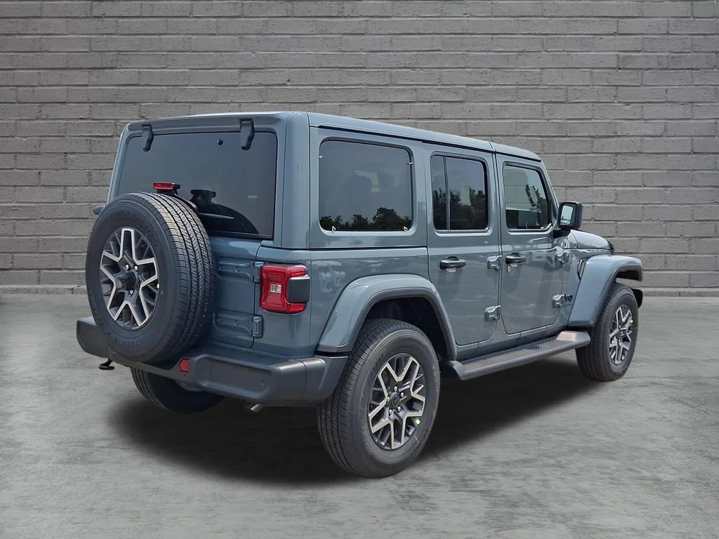 New 2026 Anvil Clearcoat Jeep Sahara image 8