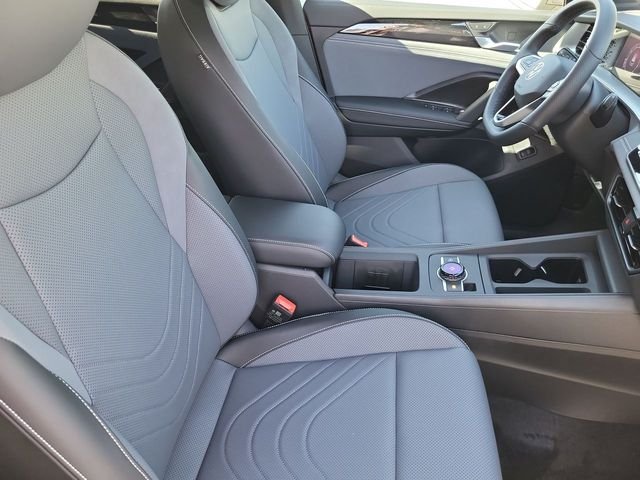 New 2026 Beige/tan Volkswagen 2.0T SE R-Line Black image 17