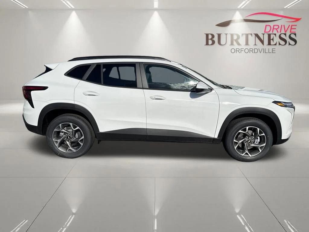 2026 Chevrolet Trax LT - Photo 8