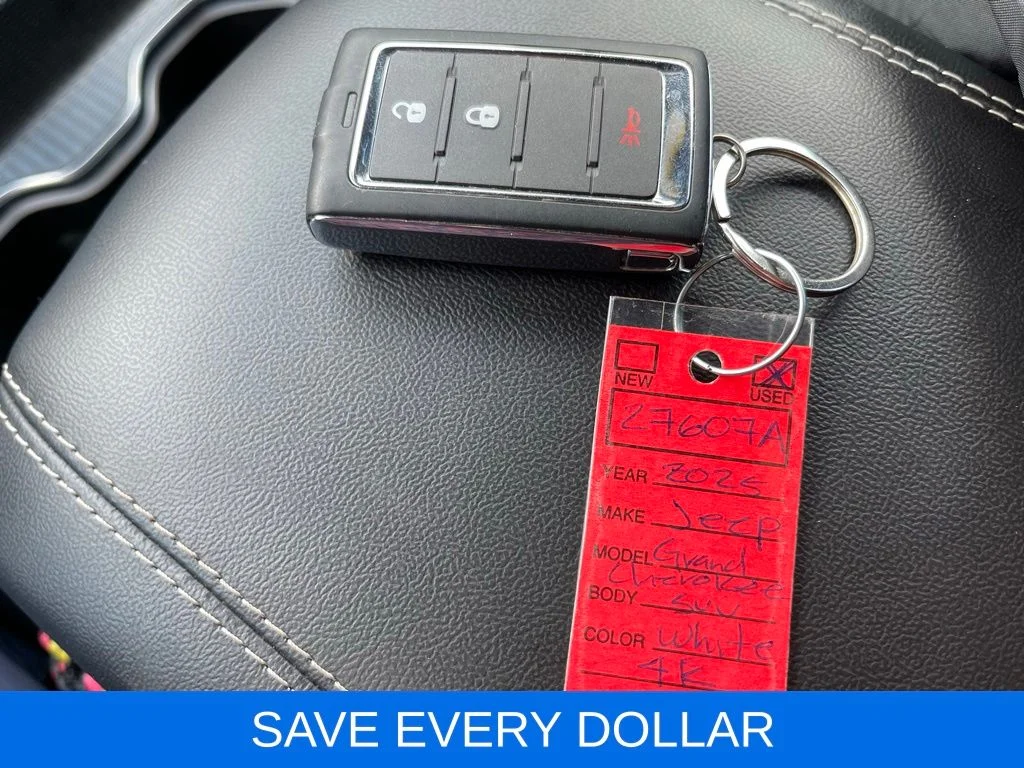 Used 2025 White Jeep Laredo image 24