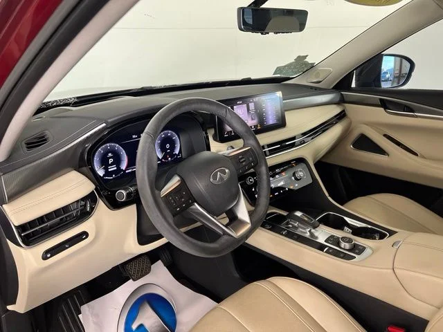 Used 2023 Red INFINITI LUXE image 12