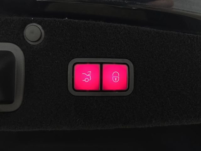 Used 2015  Mercedes-Benz S 550 image 36