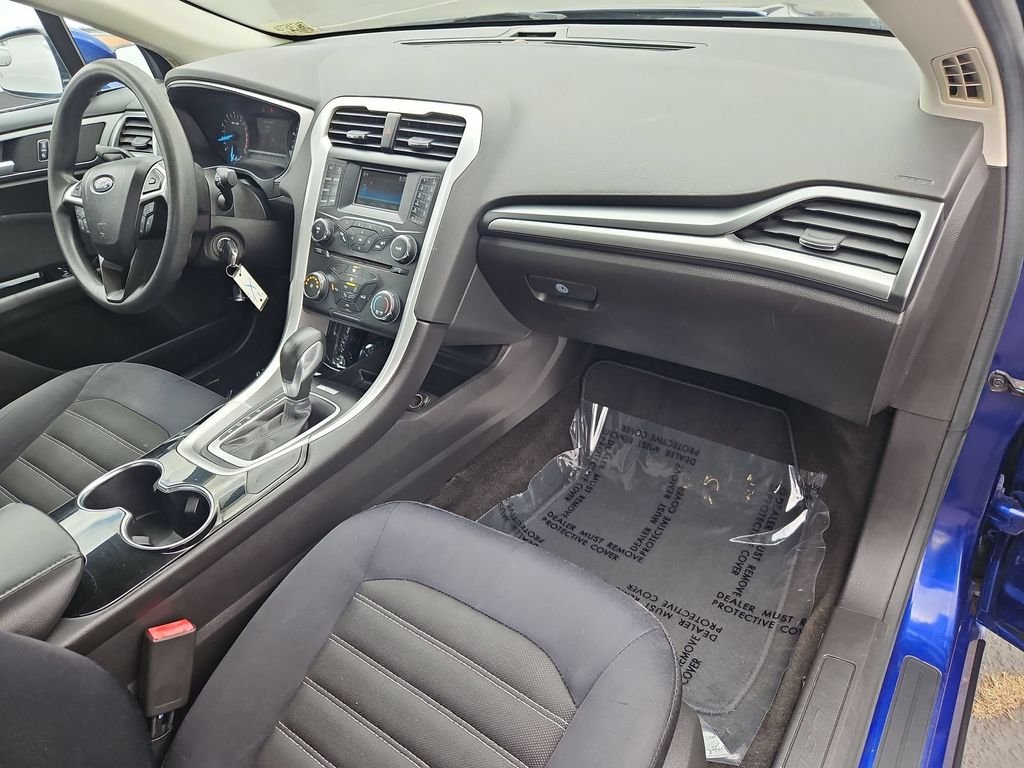 Used 2014 Blue Metallic Ford SE image 29