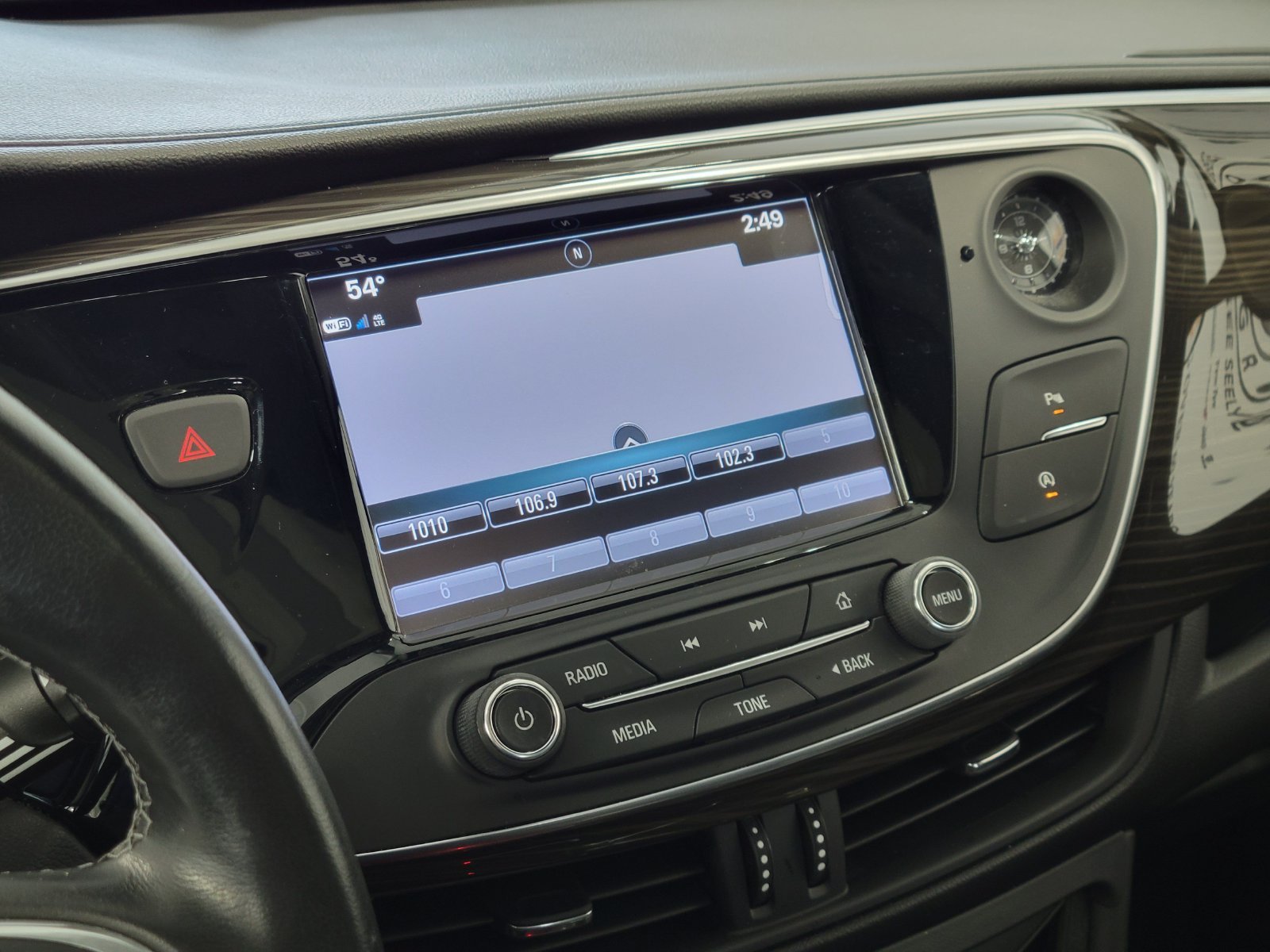 Used 2020 Blue Buick Essence image 21