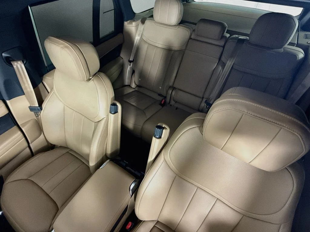 New 2026 Tourmaline Brown in Satin finish Land Rover SE image 14